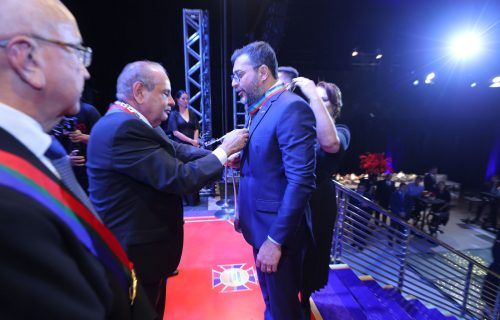 Governador Wilson Lima é agraciado com Ordem do Mérito Comercial