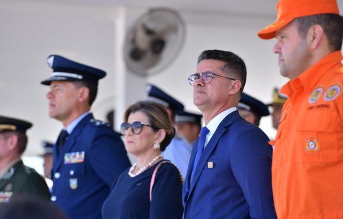 Prefeito recebe Medalha Mérito Santos Dumont