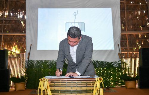 Tadeu de Souza sancionou lei que cooficializa e protege línguas indígenas no Amazonas
