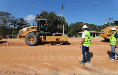 Wilson Lima vistoria obras na AM-010