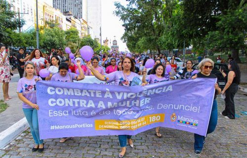 Prefeitura de Manaus realiza caminhada alusiva ao combate à violência contra a mulher