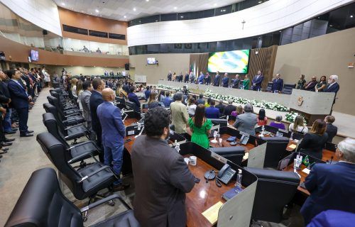 Presidente do TCE-AM prestigia homenagem ao presidente da OAB-AM