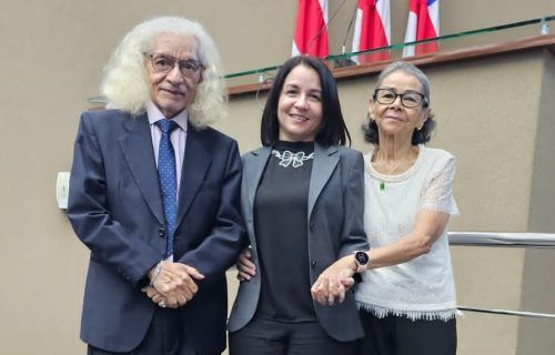 Secretária de Tecnologia do TCE recebe homenagem da Aleam