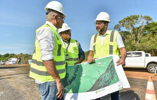 Wilson Lima vistoria obra de reforma e ampliação da AM-352