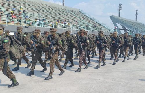 Tradicional desfile de 7 de setembro aconteceu nesta manhã