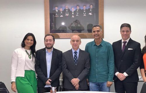 Quatro novos servidores aprovados em concurso público tomam posse no TCE-AM