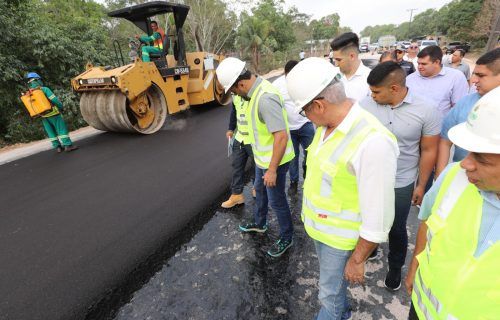 Wilson Lima vistoria obras de modernização da AM-010