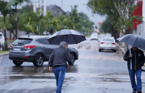 Prefeitura registra 12 ocorrências de chuva na manhã desta segunda-feira (16)