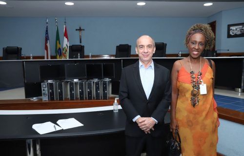 TCE-AM realiza doação de mais de 50 equipamentos para a Associação Brasileira Acolhe-Dor