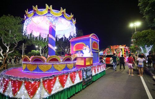 1ª Parada Natalina no parque Amazonino Mendes
