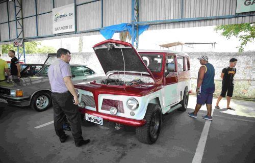 Detran Amazonas recebe mais de 200 pessoas na 2ª edição de exposição de veículos antigos