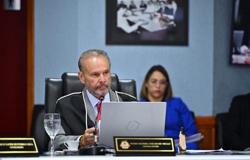 Conselheiro do TCE-AM determina reinício de licitação do Detran-AM