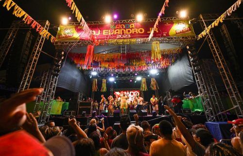 Banda do DJ Evandro Jr abre o Carnaval de Manaus