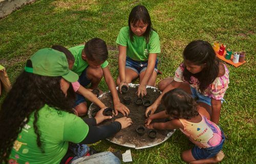 fas-2023-solar-community-hub-acao-brincando-na-floresta-comunidade-boa-esperanca-manicore-18-novembro-2023-cama-rdf_4988-72dpi-2