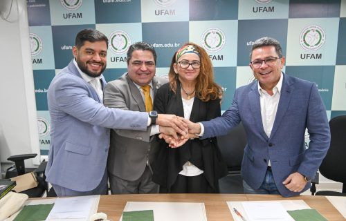 tadeu-de-souza-sylvio-pugaterezinha-fraxe-e-andre-zogahi-reunao-ufam-04_foto-ricardo-machado-sgvg