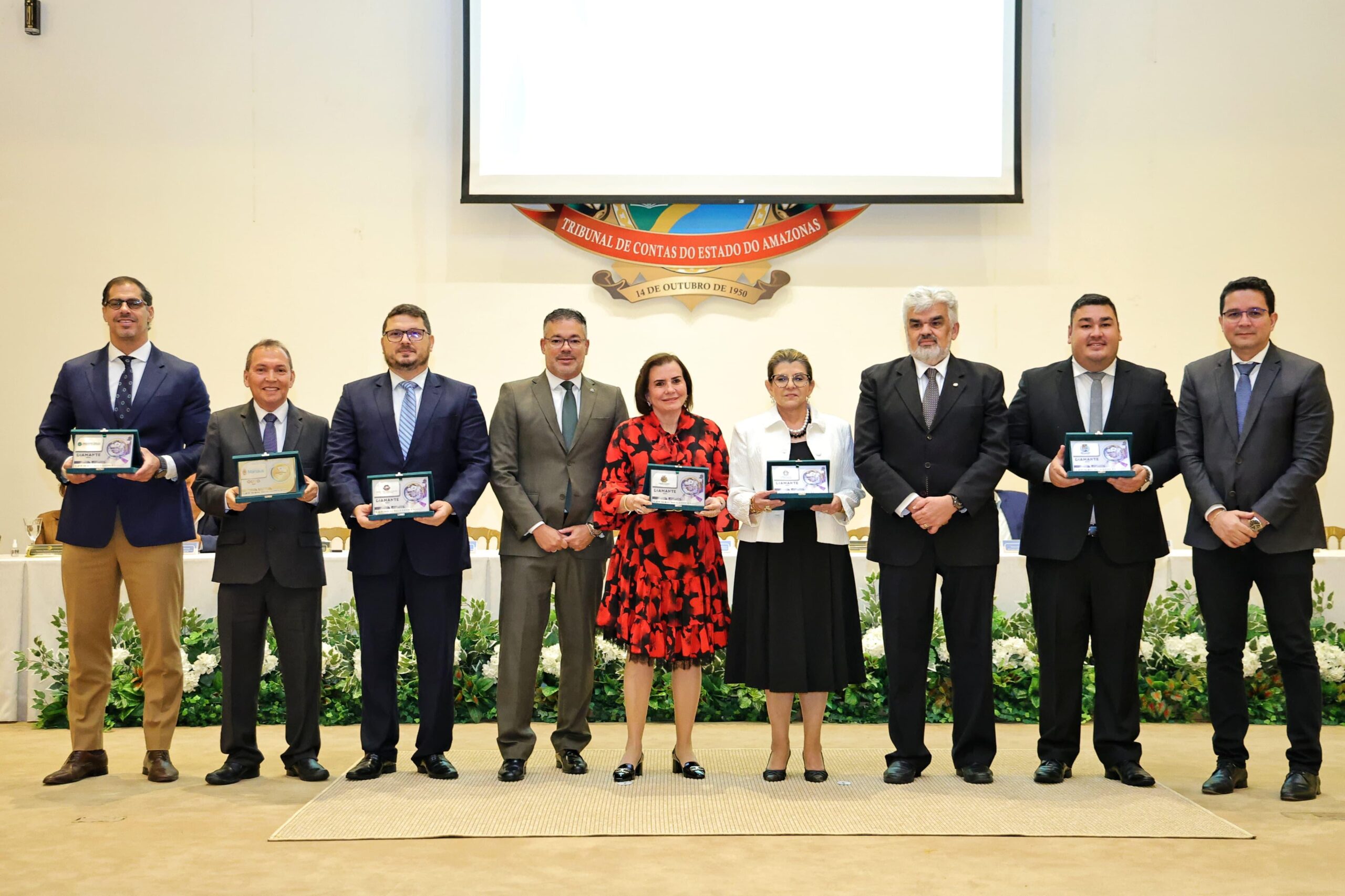 tce-am-premia-instituicoes-por-excelencia-em-transparencia