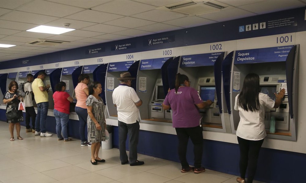 saques-em-caixas-eletronicos-da-caixa-economica-federal-foto-jose-cruz-agencia-brasil