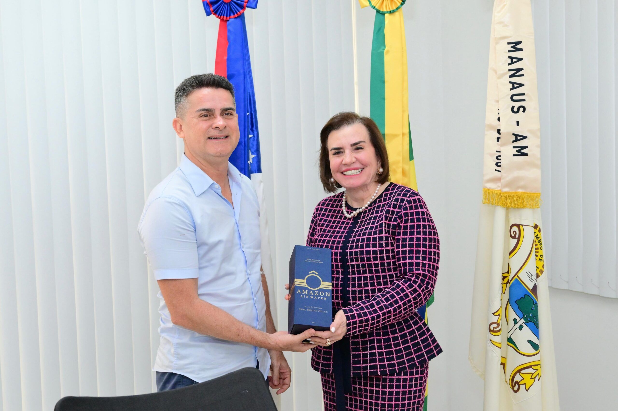 prefeito-de-manaus-recebe-visita-de-cortesia-da-presidente-do-tce-am-yara-lins-3