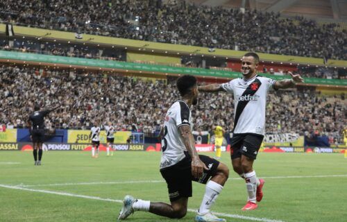 sedel-paulinho-e-coutinho-comemorando-o-primeiro-gol-foto-antonio-lima-secom