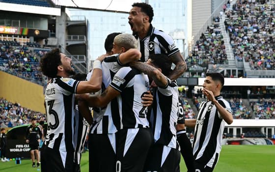 afp__20250616__62h22tq__v1__highres__fblwcclub2025match05botafogoseattle-scaled-aspect-ratio-512-320