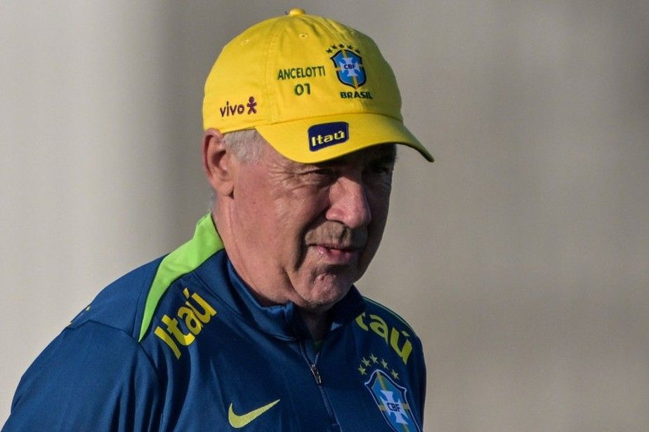 111274897-brazils-italian-coach-carlo-ancelotti-conducts-a-training-session-in-sao-paulo-on-jun