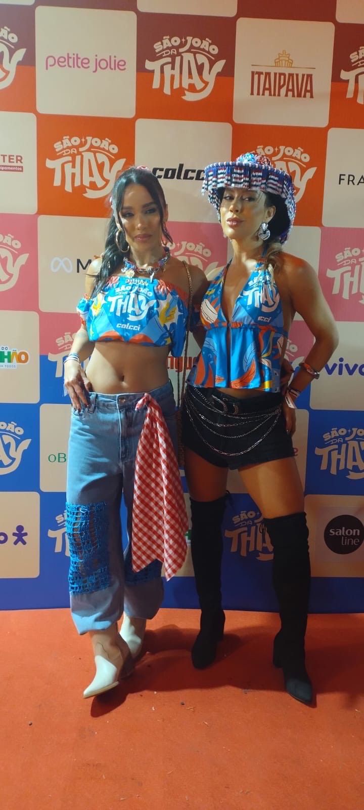 foto-12-thay-as-ex-bbbs-renata-saldanha-e-eva-pacheco-no-clima-do-sao-joao-da-thay