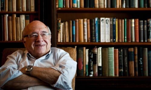 luis-fernando-verissimo-em-sua-casa-no-bairro-de-petropolis-em-porto-alegra-31111-1341329258701_615x300