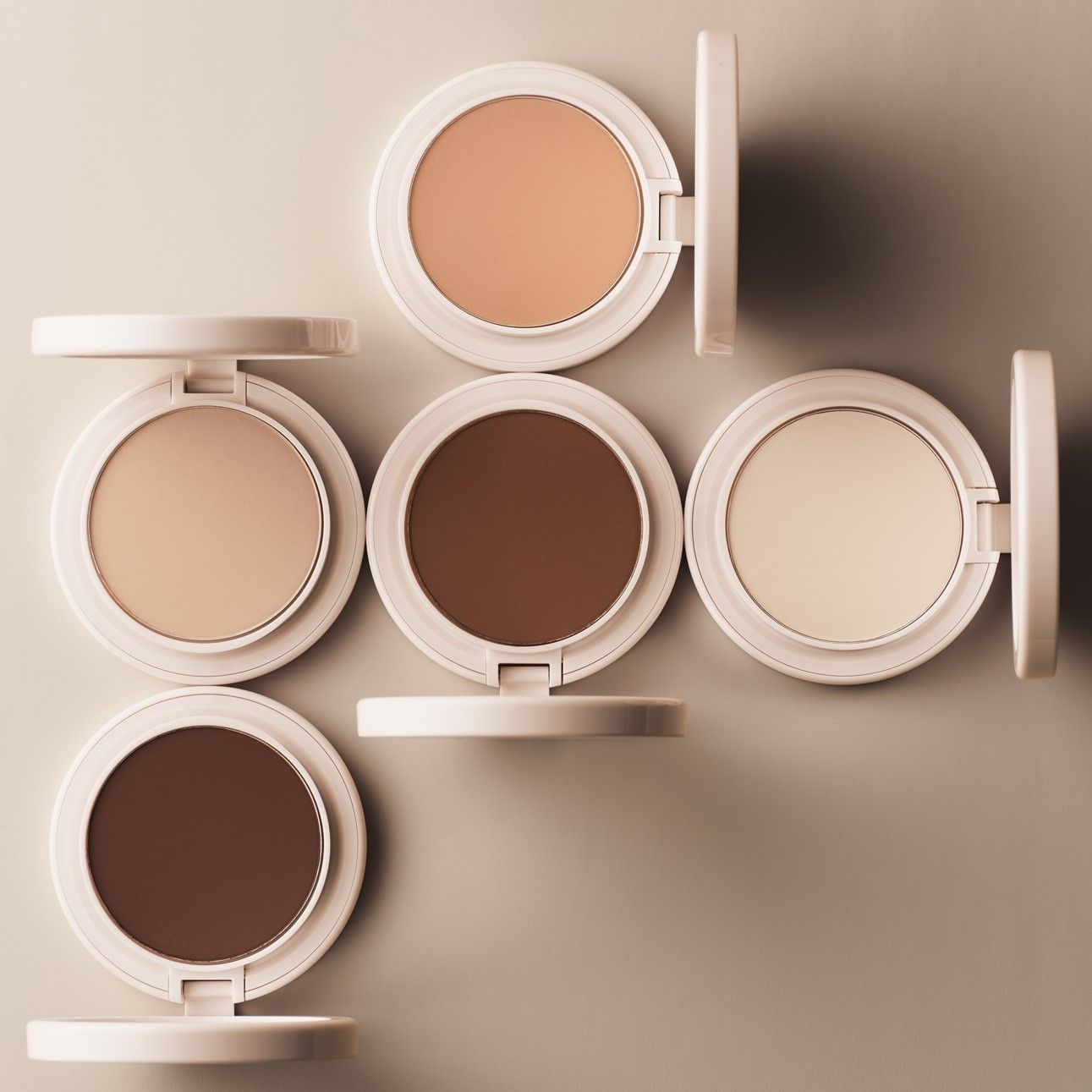 natural-blur-powder-foundation-2