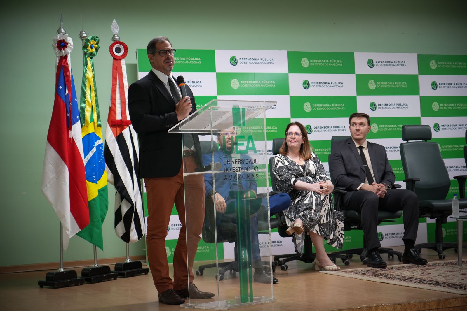 fb8388f7-9946-4a37-88a5-ac8c1bd207d8