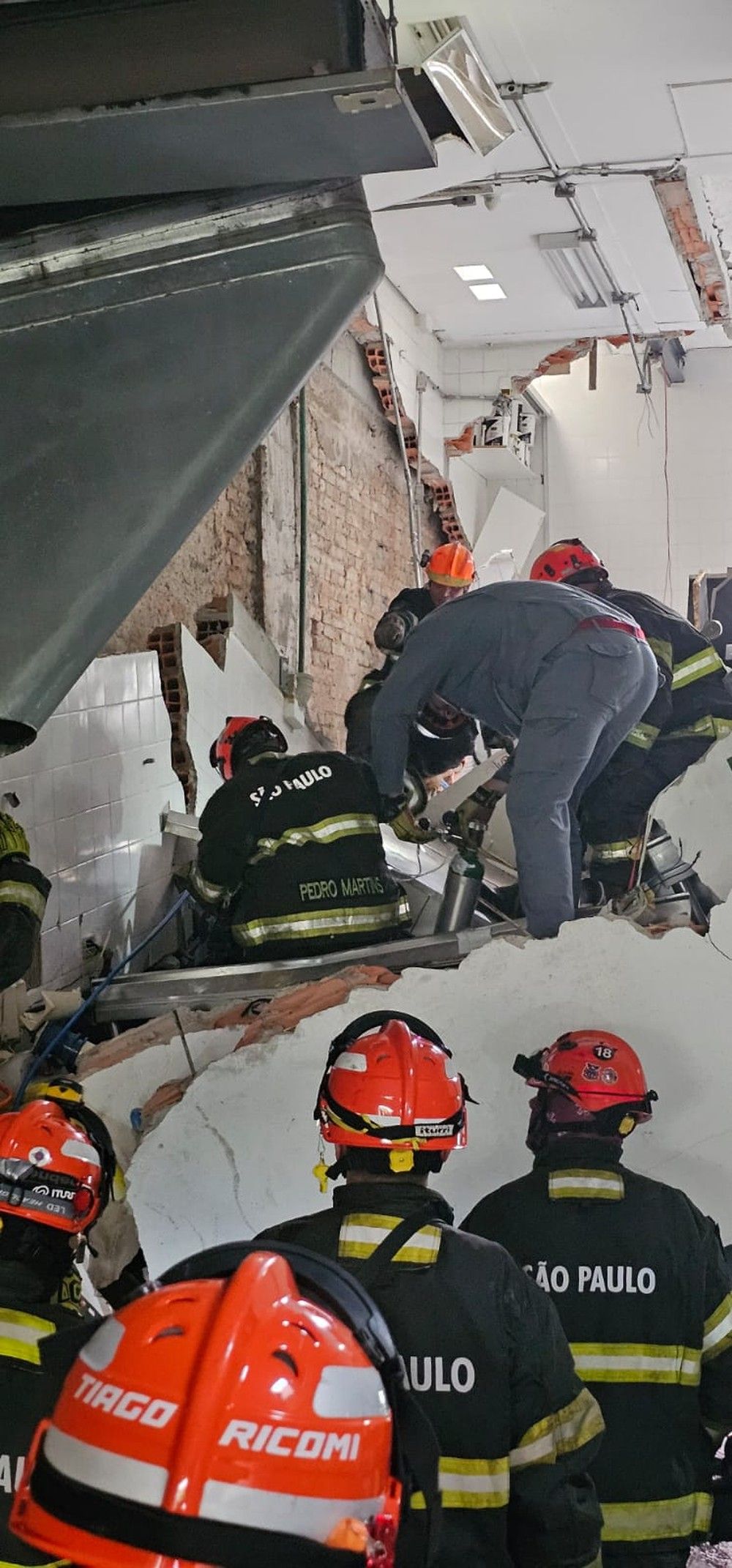 whatsapp-image-2025-10-08-at-13-00-06