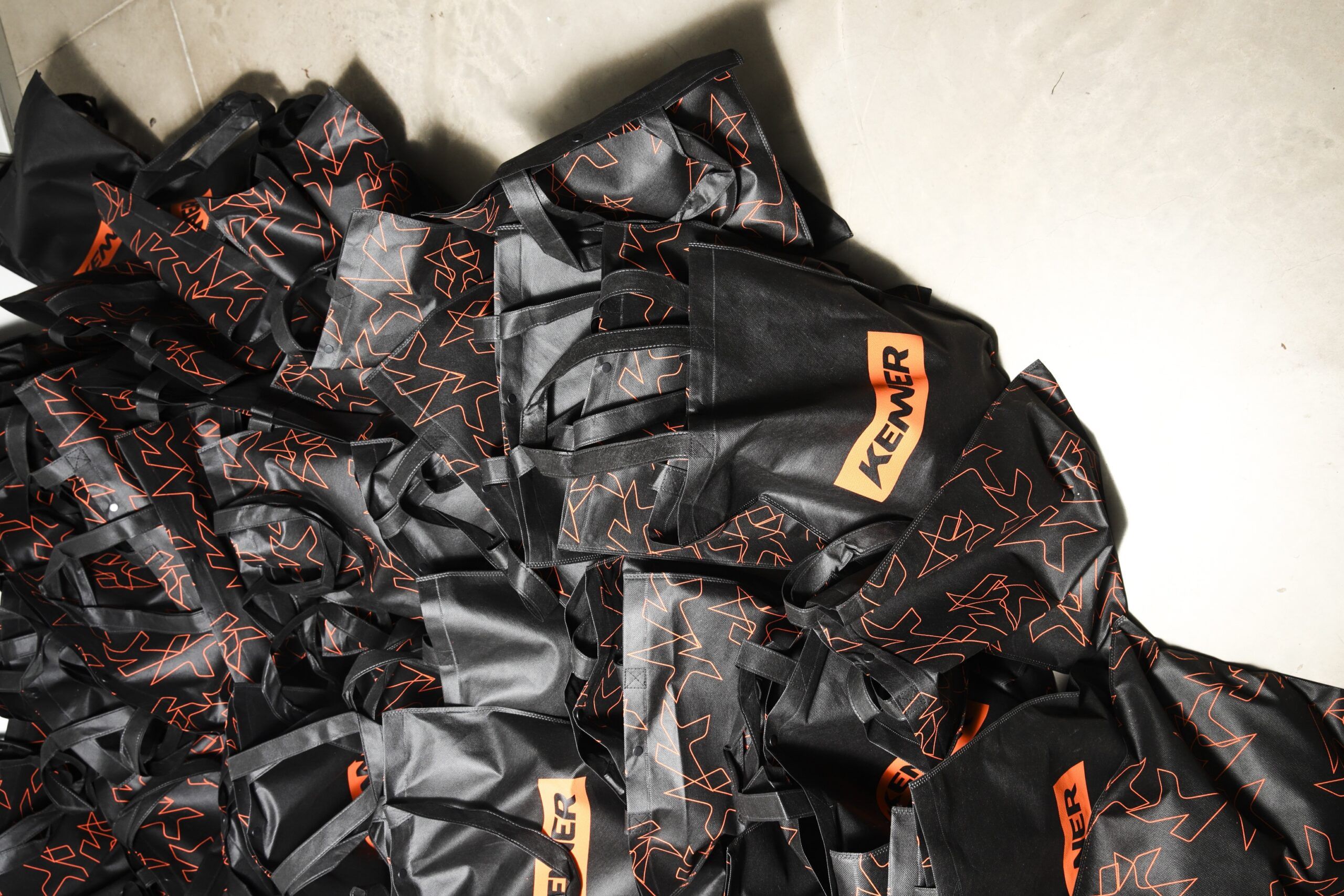 foto-1-backstage-da-dendezeiro-na-spfw-n60-kevin-oux