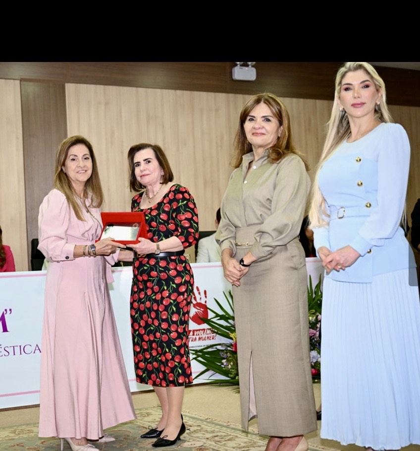 foto-13-amparagraca-yara-silvia-lidia