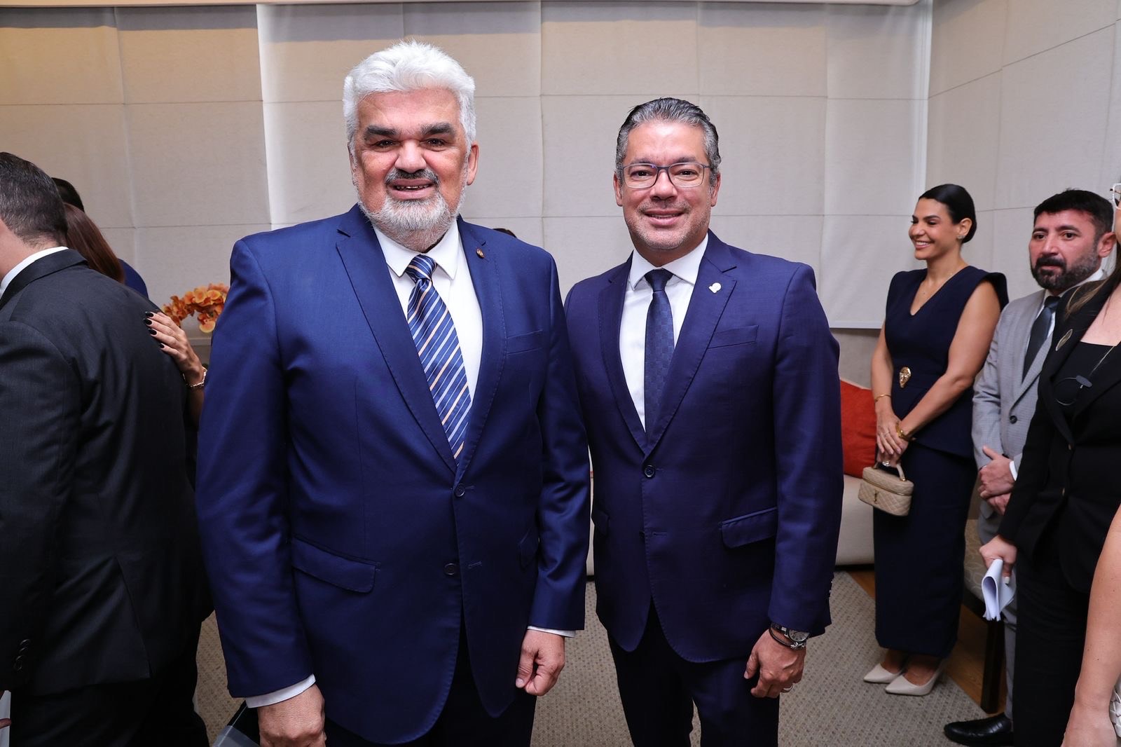 foto-2-posse-3-julio-pinheiro-e-josue-neto