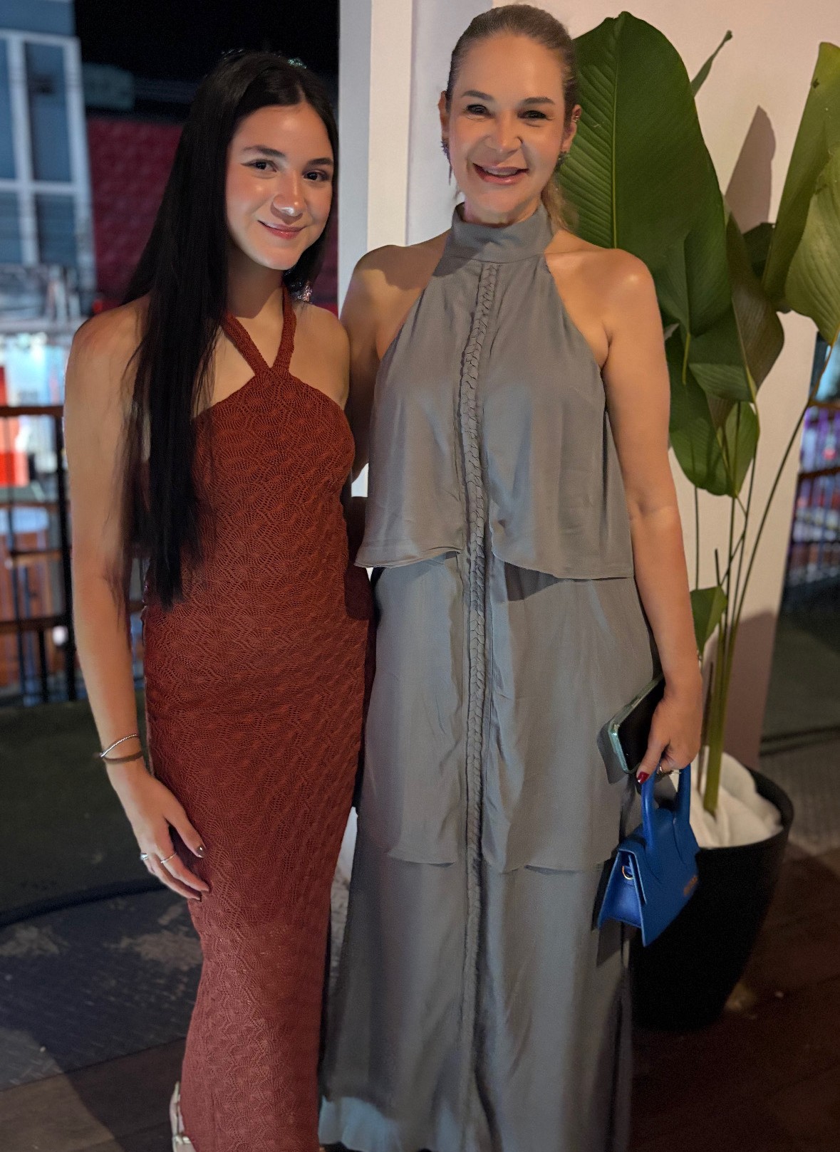 foto-8-maos-mirian-e-a-filha2