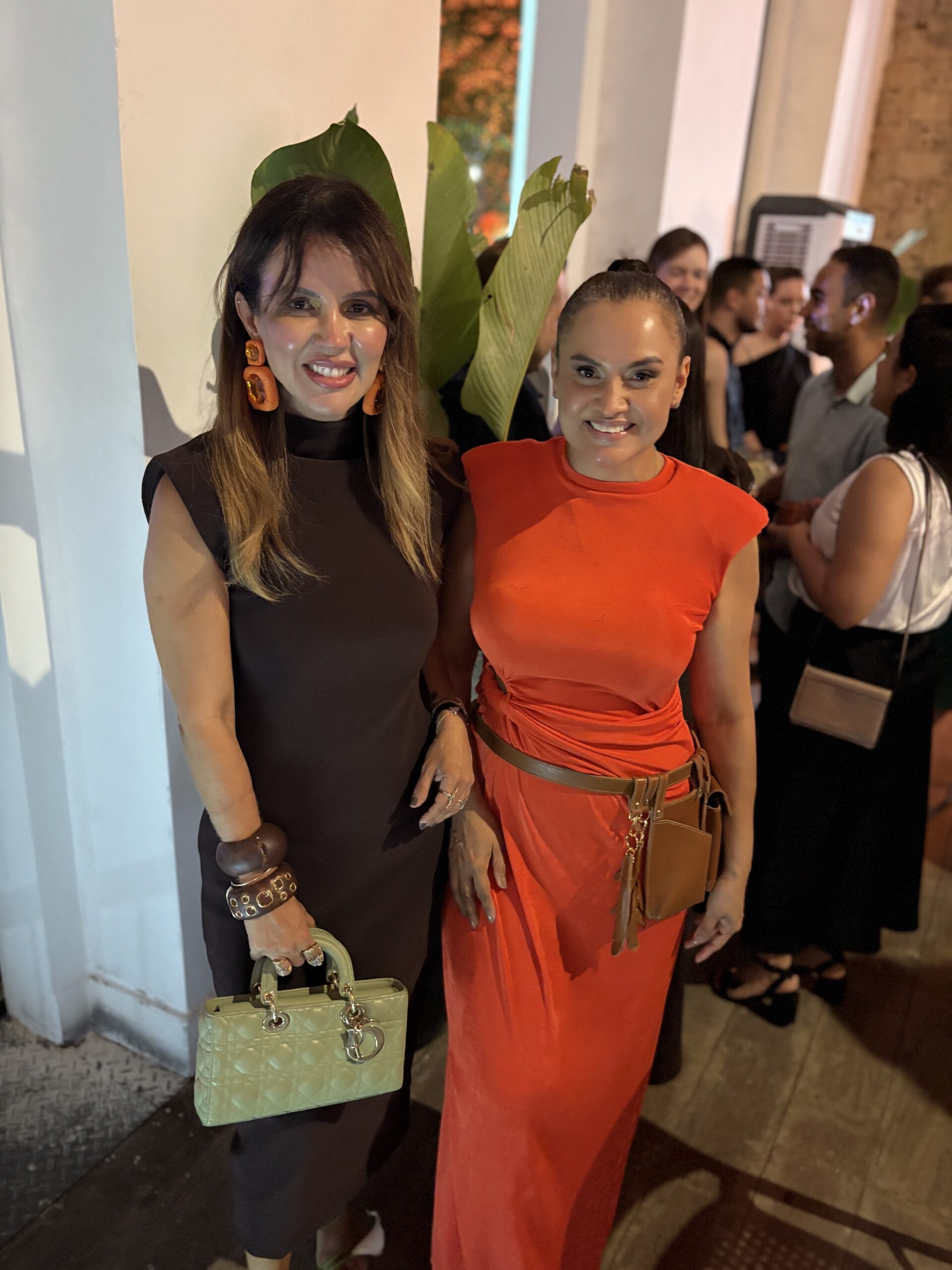 foto-9-maos-milena-e-juliana