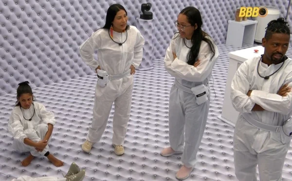 gabriela-livia-rafaella-e-leandro-no-quarto-branco-do-bbb-26-3092361-article