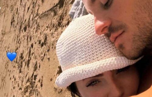 jade-picon-de-andre-lamoglia-na-praia