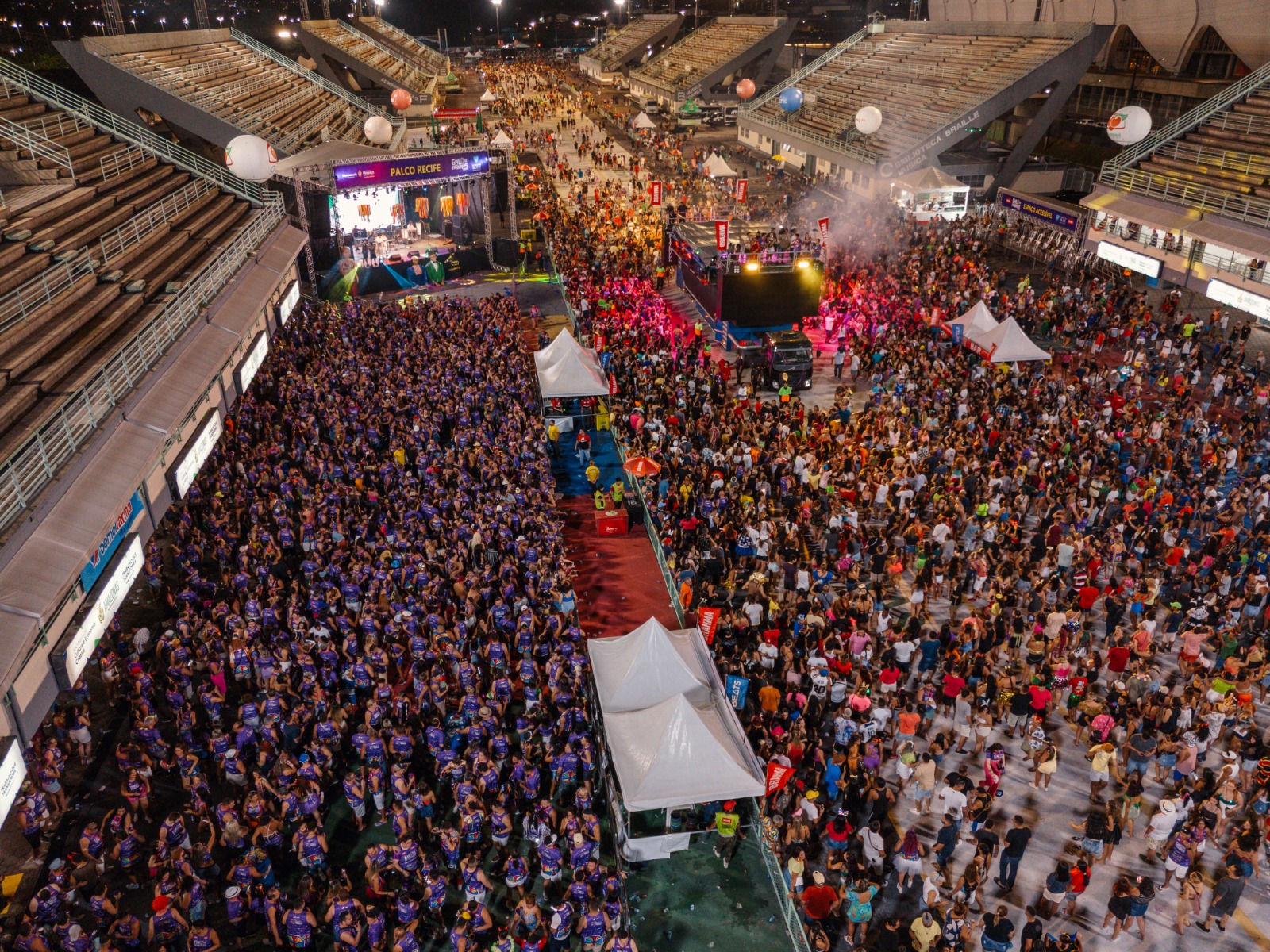 area-vip-galo-de-manaus-foto-arquivo