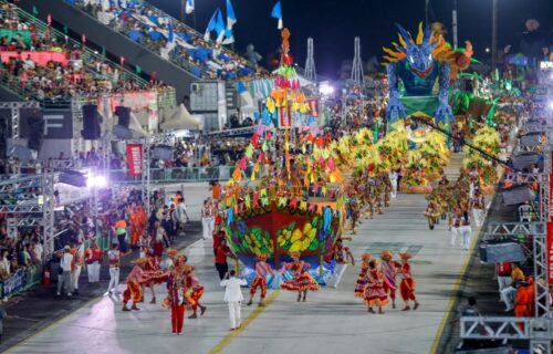 cultura_carnaval-grupo-especial_a-grande-familia_foto_secom-2-1536x1025