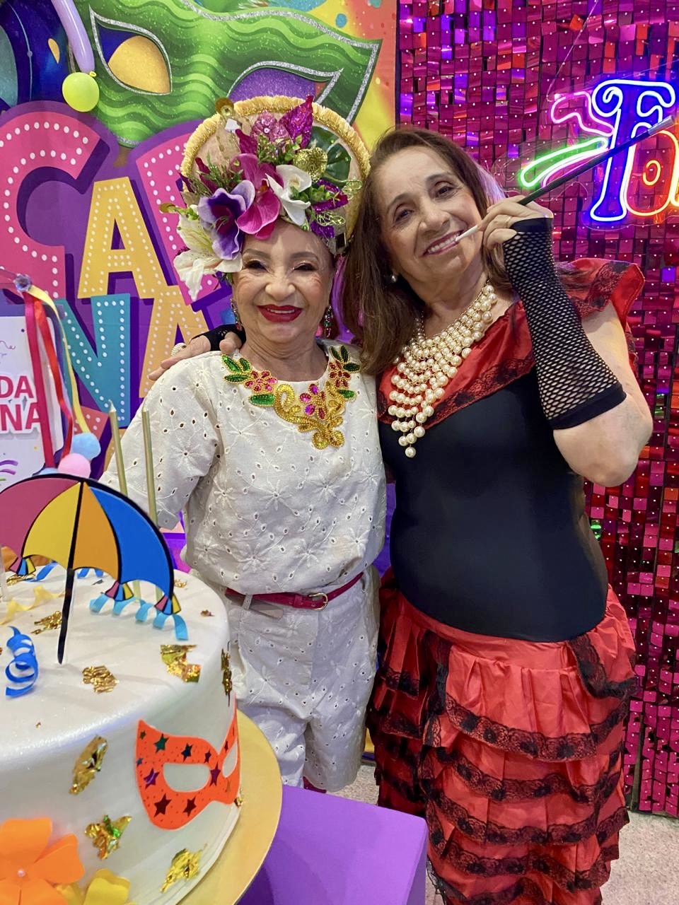 foto-10-pedrina-pedrina-cavalcante-e-amiga