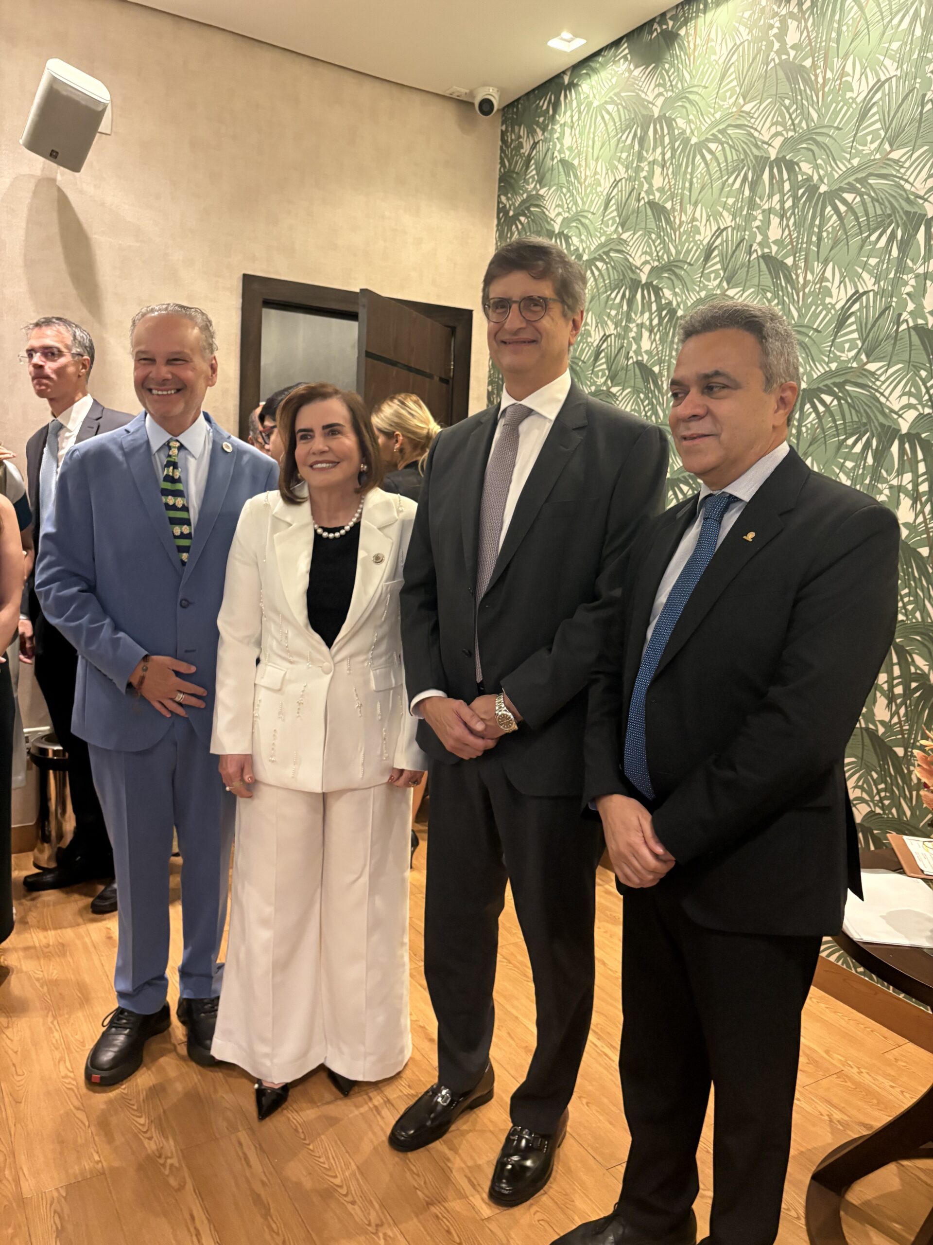 foto-8-acesso-maria-de-mello-yara-lins-paulo-gonet-edilson-silva