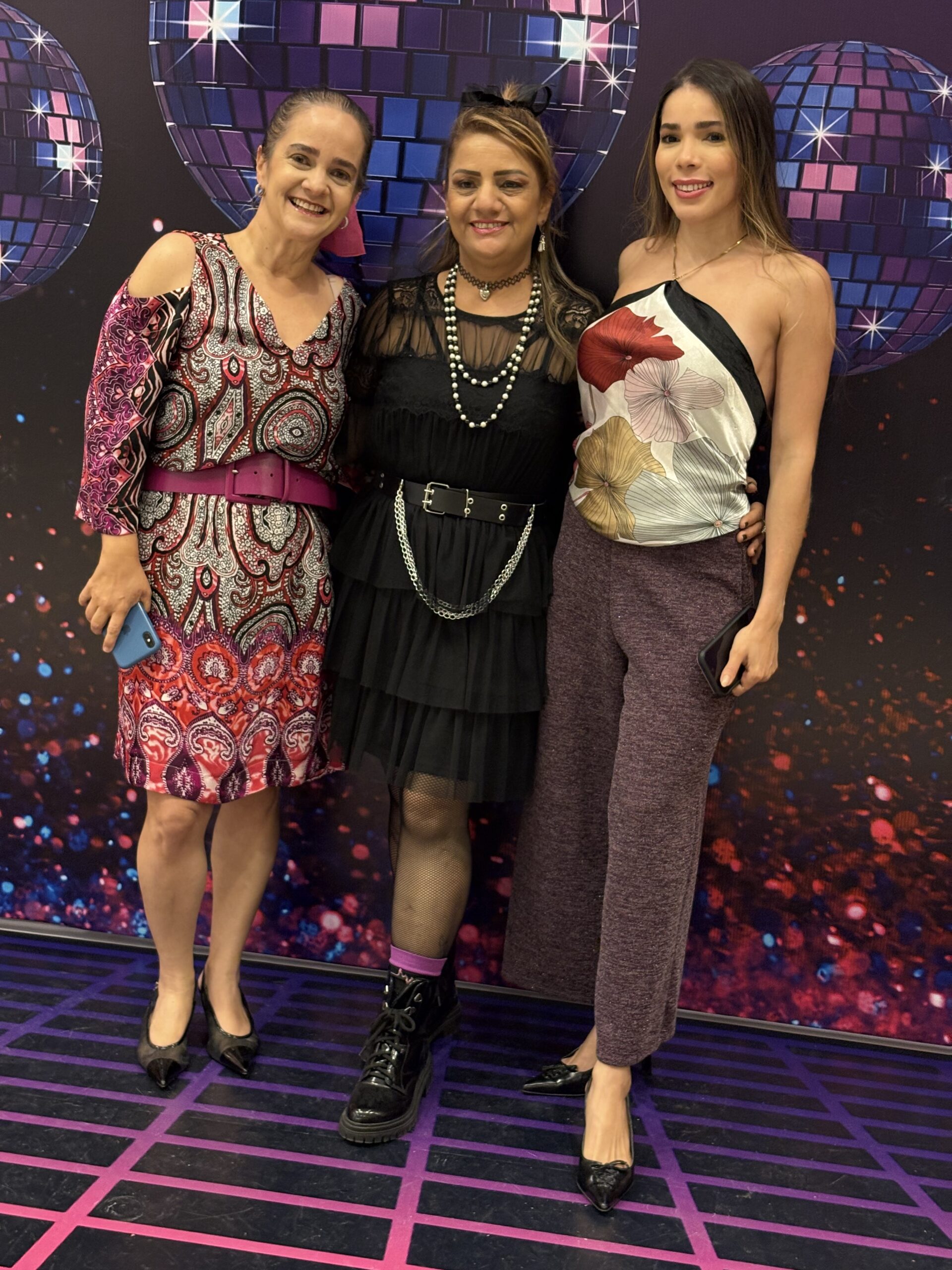 foto-06-wood-lisia-bara-om-caroline-amorim-e-darcymara-marques