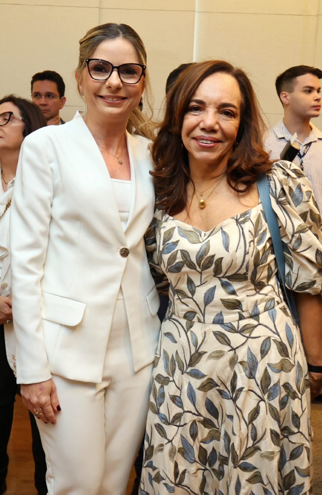 foto-13-mulher-vania-marques-e-ana-isabela-brito