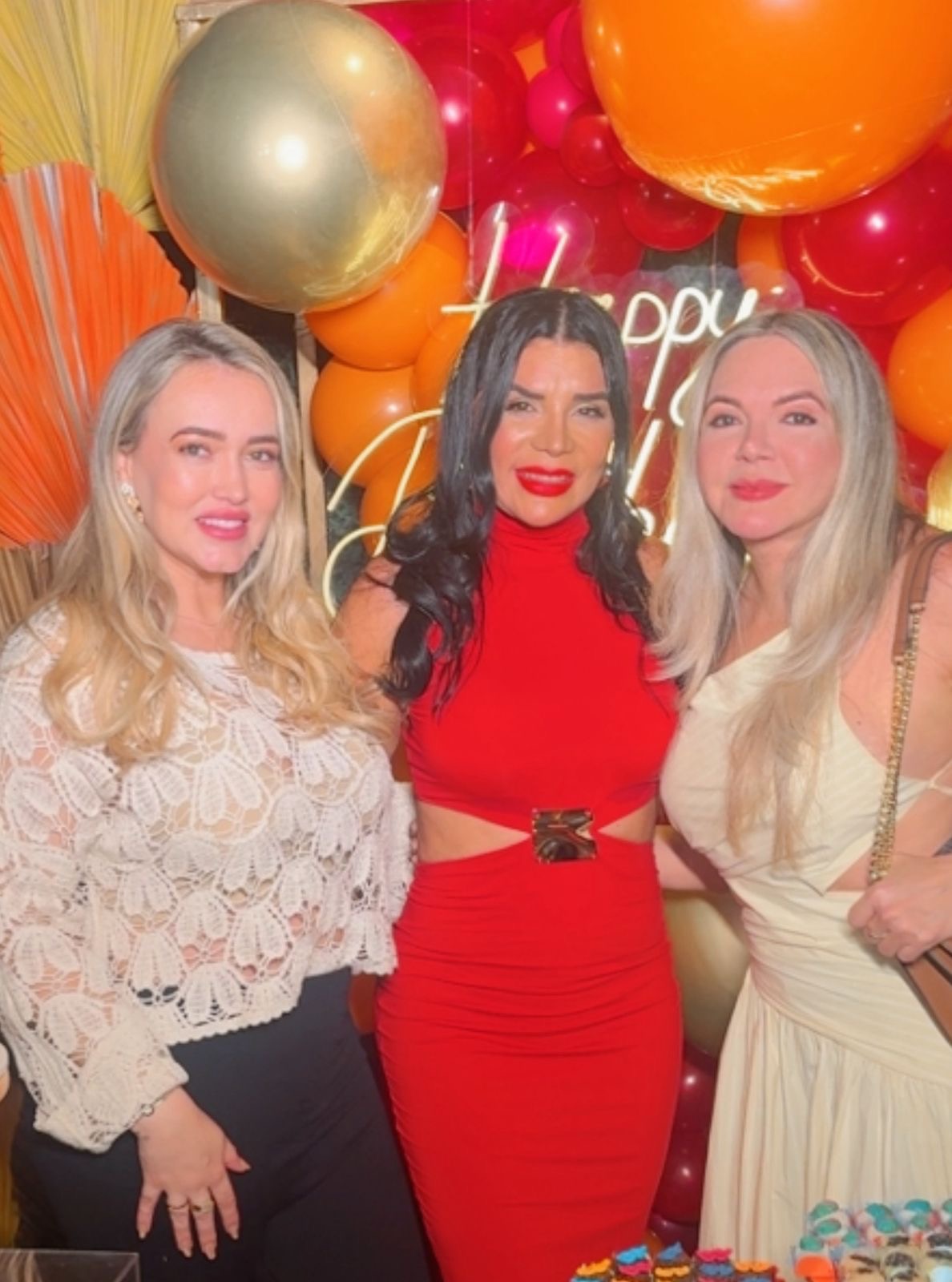 foto-3-capote-marly-e-amigas