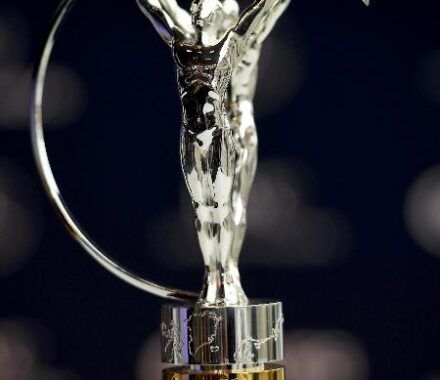 trofeu-do-premio-laureus-1614171412200_v2_450x600