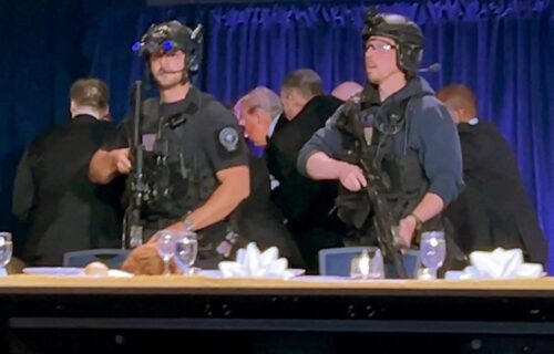 2026-04-26t043810z-338018300-rc2kwkamvoos-rtrmadp-3-usa-trump-dinner