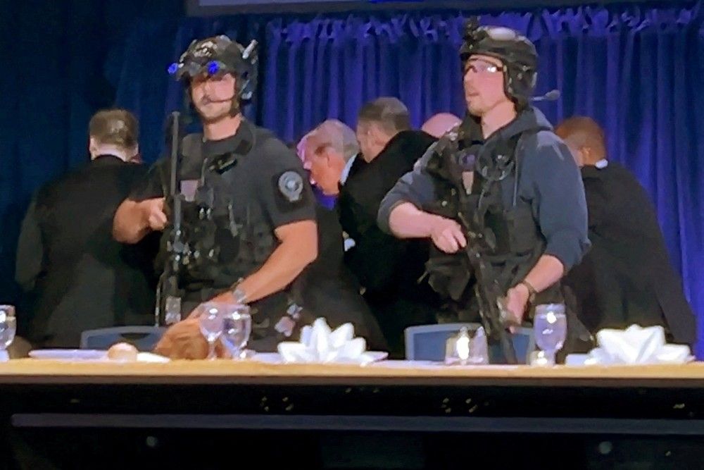 2026-04-26t043810z-338018300-rc2kwkamvoos-rtrmadp-3-usa-trump-dinner