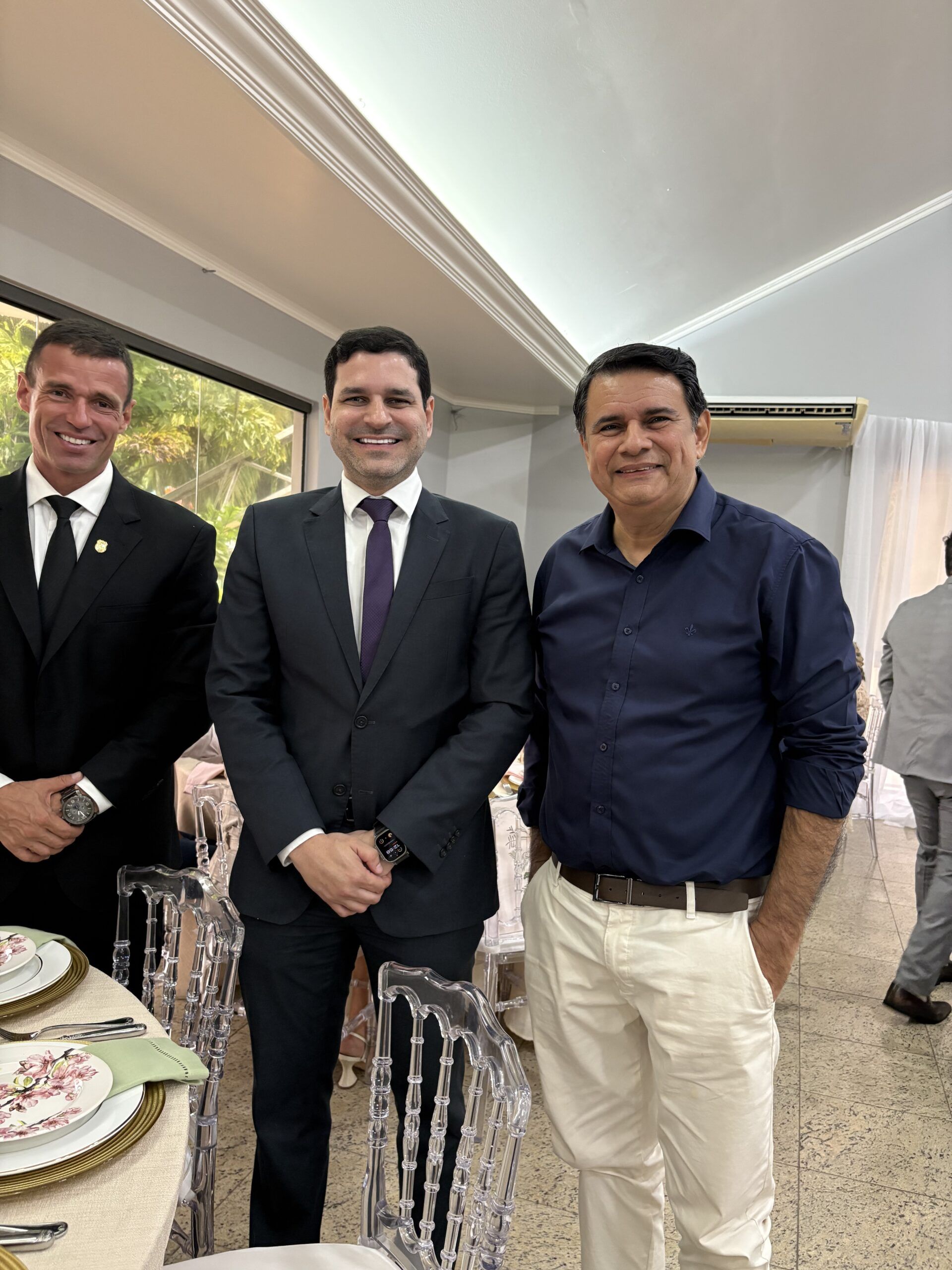 foto-8-amazonia-julio-antonio-lopes-com-denis-pinho-e-rafael-montenegro