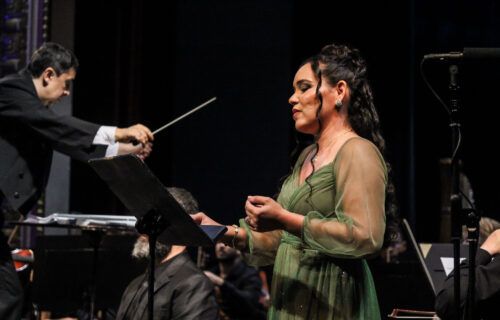 ‘La Favorite’ emociona público no Teatro Amazonas