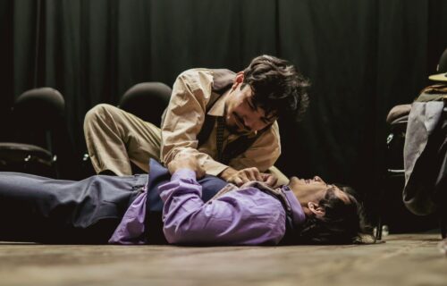 ‘Em Nome da Família’ leva drama intenso ao palco do Teatro Gebes Medeiros